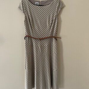 Anne Klein belted dress size 8